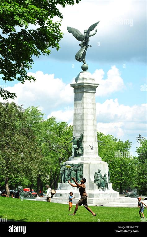 monument to sir george-étienne cartier